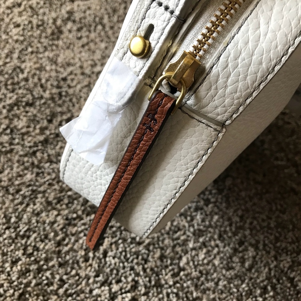 NWT Fossil Gemma Mini Camera Bag in Coconut - Picture 4 of 7